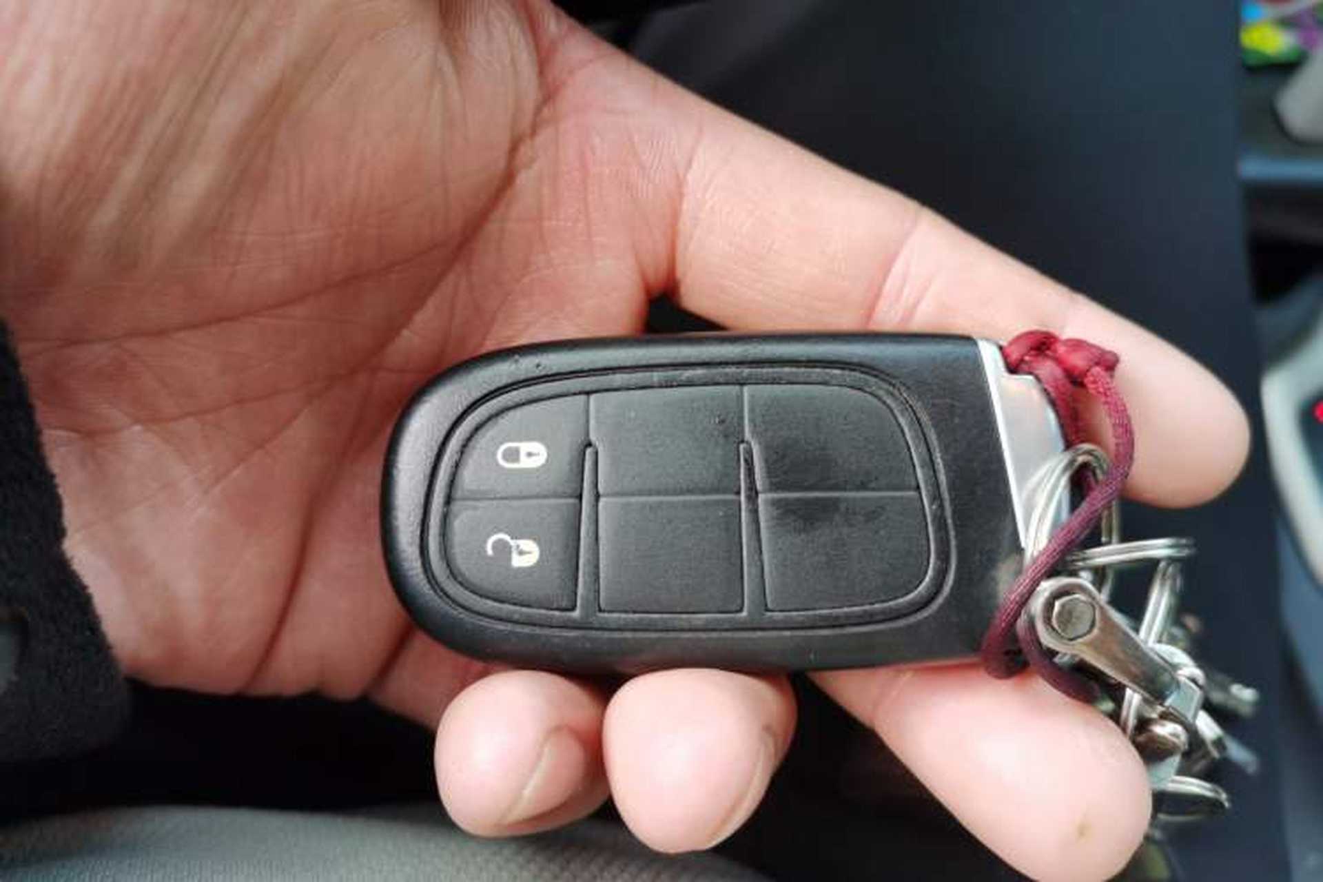 Used Jeep Cherokee 2016 2.0L Superior Edition Vehicle Key