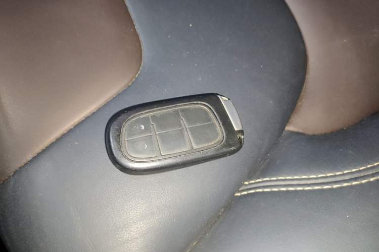 Used Jeep Cherokee 2016 2.4L Professional Edition Vehicle Key