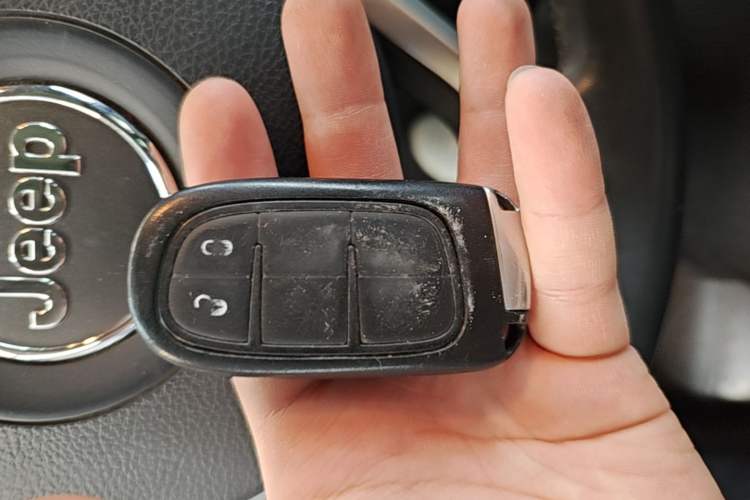 Used Jeep Cherokee 2016 2.4L Leading Edition Vehicle Key