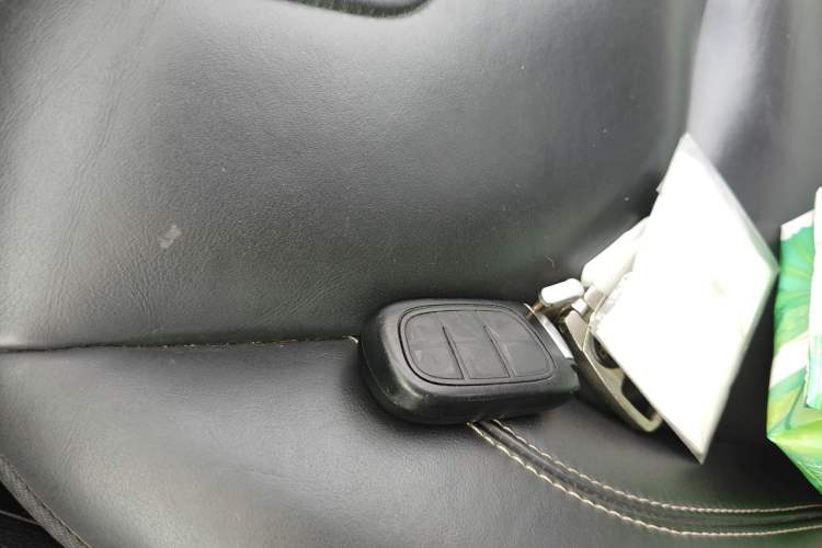 Used Jeep Cherokee 2016 2.0L Superior Edition Vehicle Key
