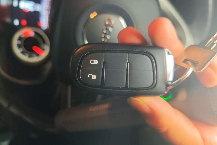 Used Jeep Cherokee 2016 2.4L Professional Smart Version Vehicle Key