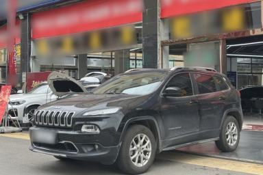 Used Jeep Cherokee 2016 2.4L Professional Smart Version