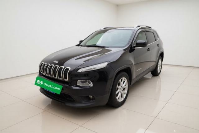 Ojetý Jeep Cherokee 2016 2.0L Superior Edition