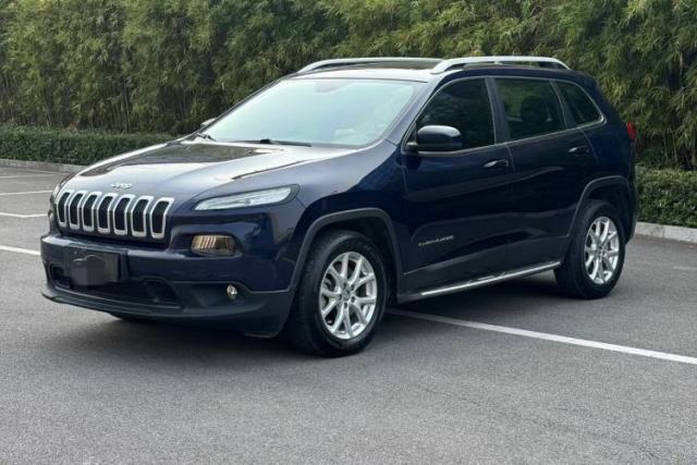 Used Jeep Cherokee 2016 2.0L Superior Edition