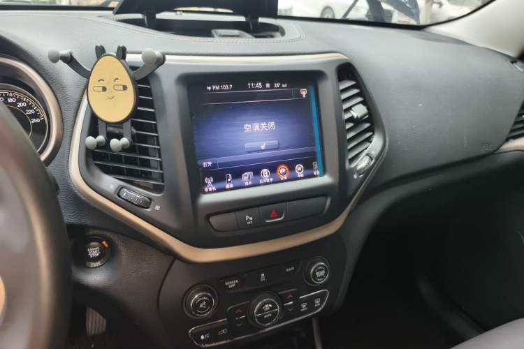 Used Jeep Cherokee 2016 2.0L Superior Edition Audio And AC Panel
