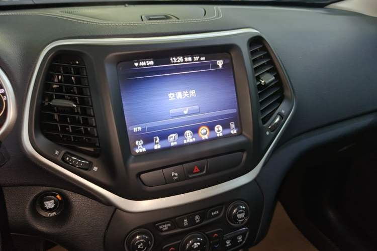 Used Jeep Cherokee 2016 2.4L Leading Smart Version Audio And AC Panel