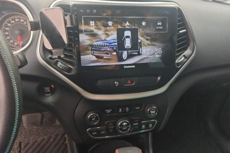 Used Jeep Cherokee 2016 2.4L Leading Edition Audio And AC Panel