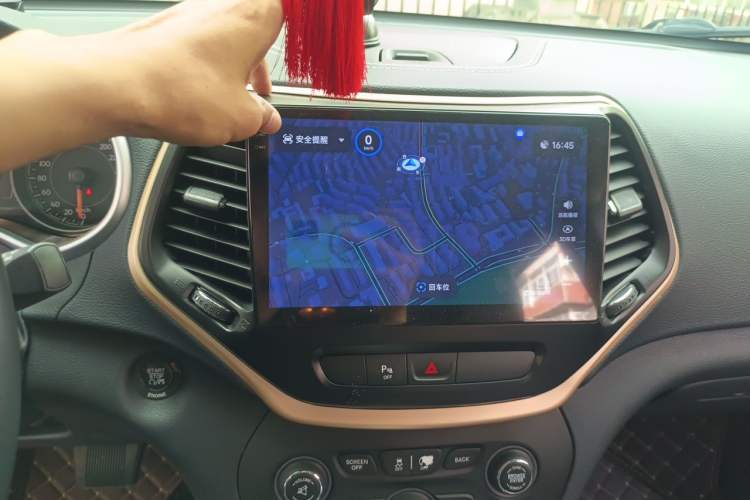 Used Jeep Cherokee 2016 2.4L Leading Edition Audio And AC Panel