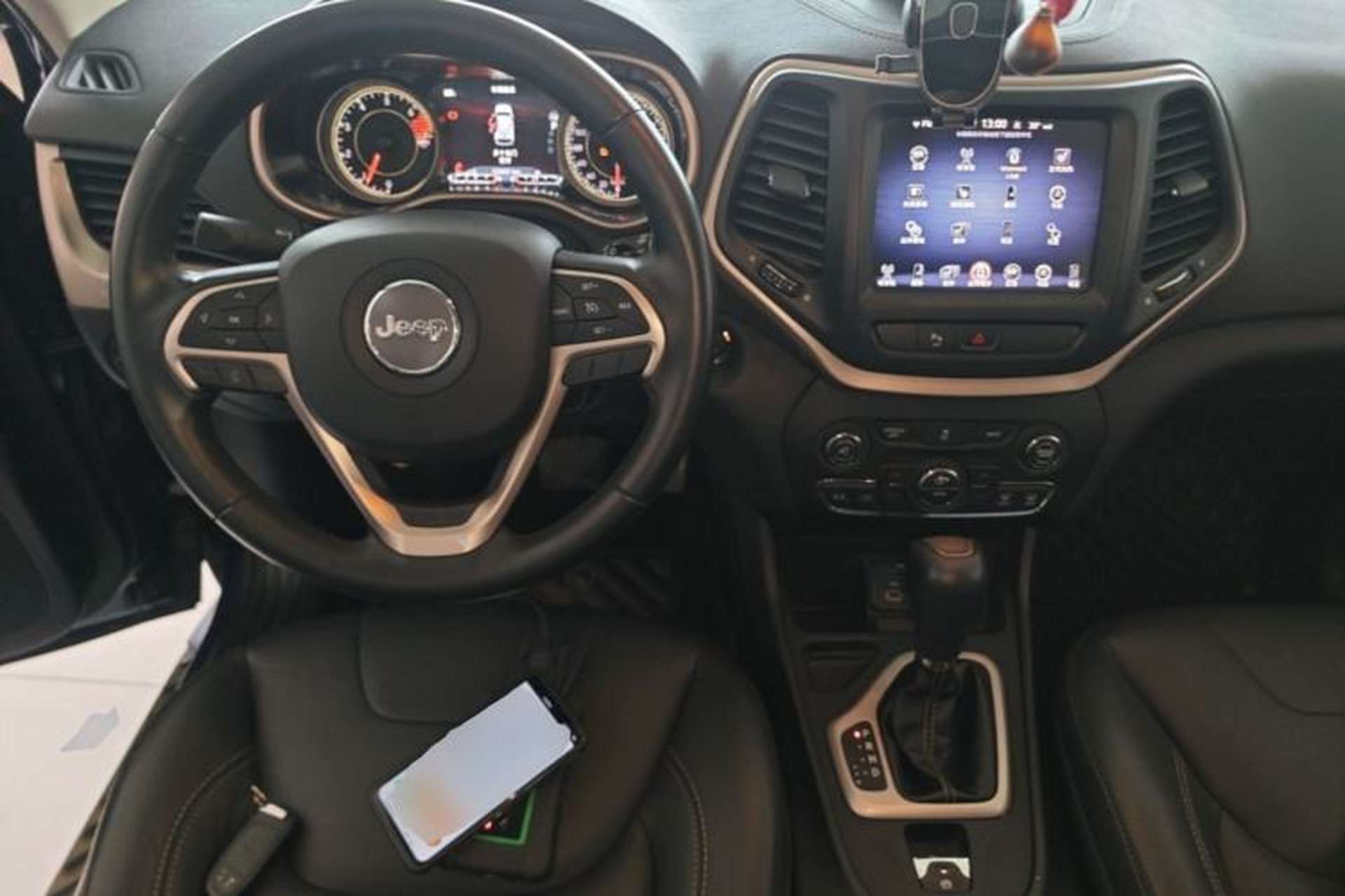 Used Jeep Cherokee 2016 2.0L Superior Edition Center Console