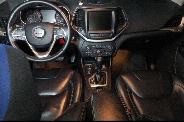 Used Jeep Cherokee 2016 2.4L Professional Edition Center Console