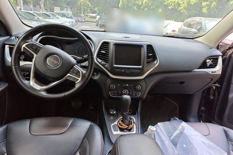 Used Jeep Cherokee 2016 2.4L Professional Smart Version Center Console