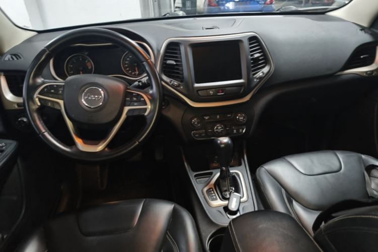 Used Jeep Cherokee 2016 2.0L Superior Edition Center Console