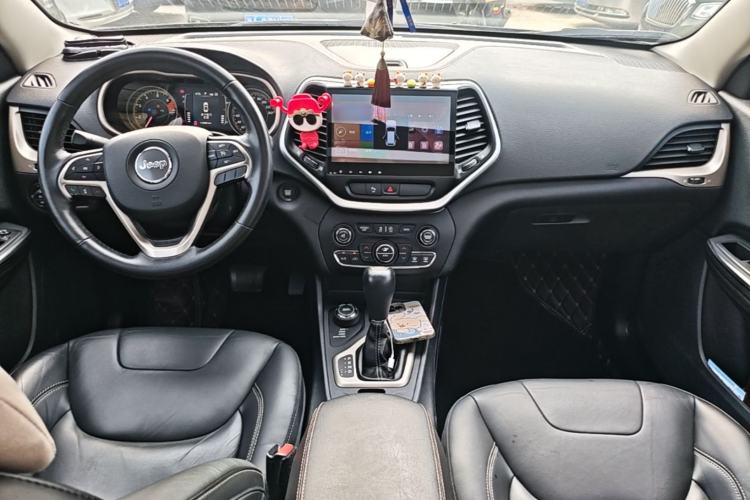 Used Jeep Cherokee 2016 2.4L Professional Edition Center Console