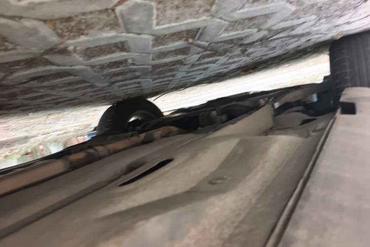 Used Jeep Cherokee 2016 2.0L Superior Edition Chassis Front Left