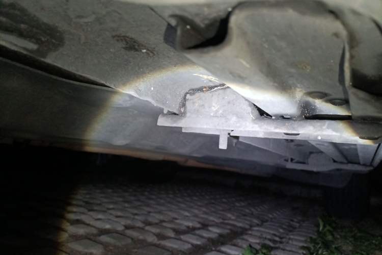 Used Jeep Cherokee 2016 2.4L Professional Edition Chassis Front Left