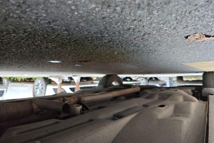 Used Jeep Cherokee 2016 2.4L Professional Smart Version Chassis Front Right