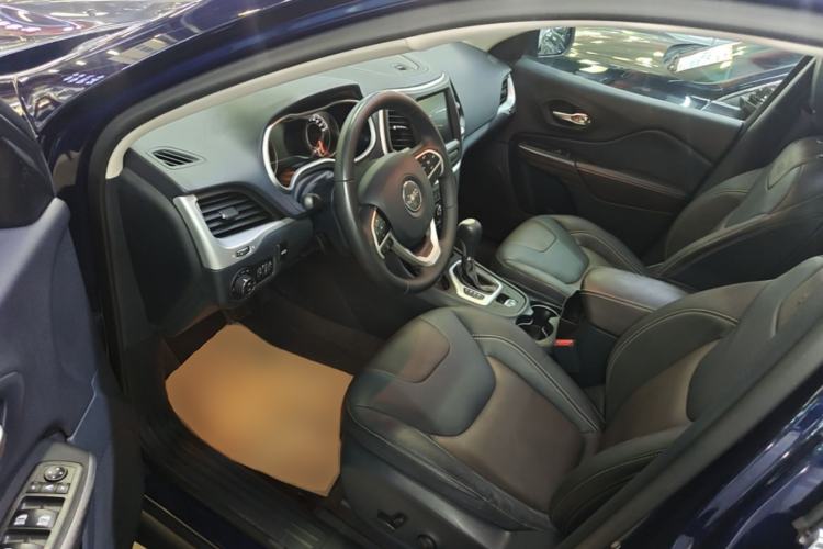 Used Jeep Cherokee 2016 2.4L Leading Smart Version Driver Seat