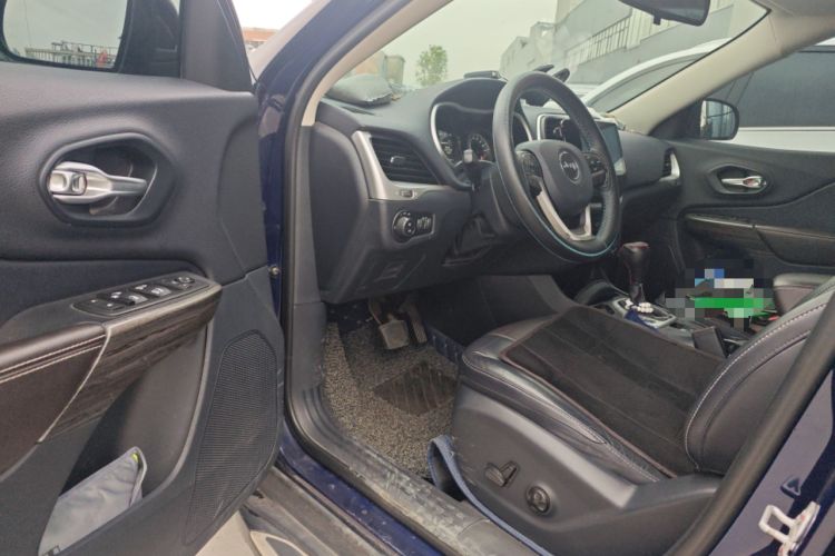 Used Jeep Cherokee 2016 2.4L Leading Edition Driver Seat