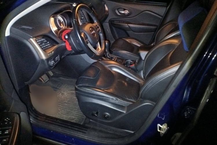 Used Jeep Cherokee 2016 2.4L Professional Edition Driver Seat