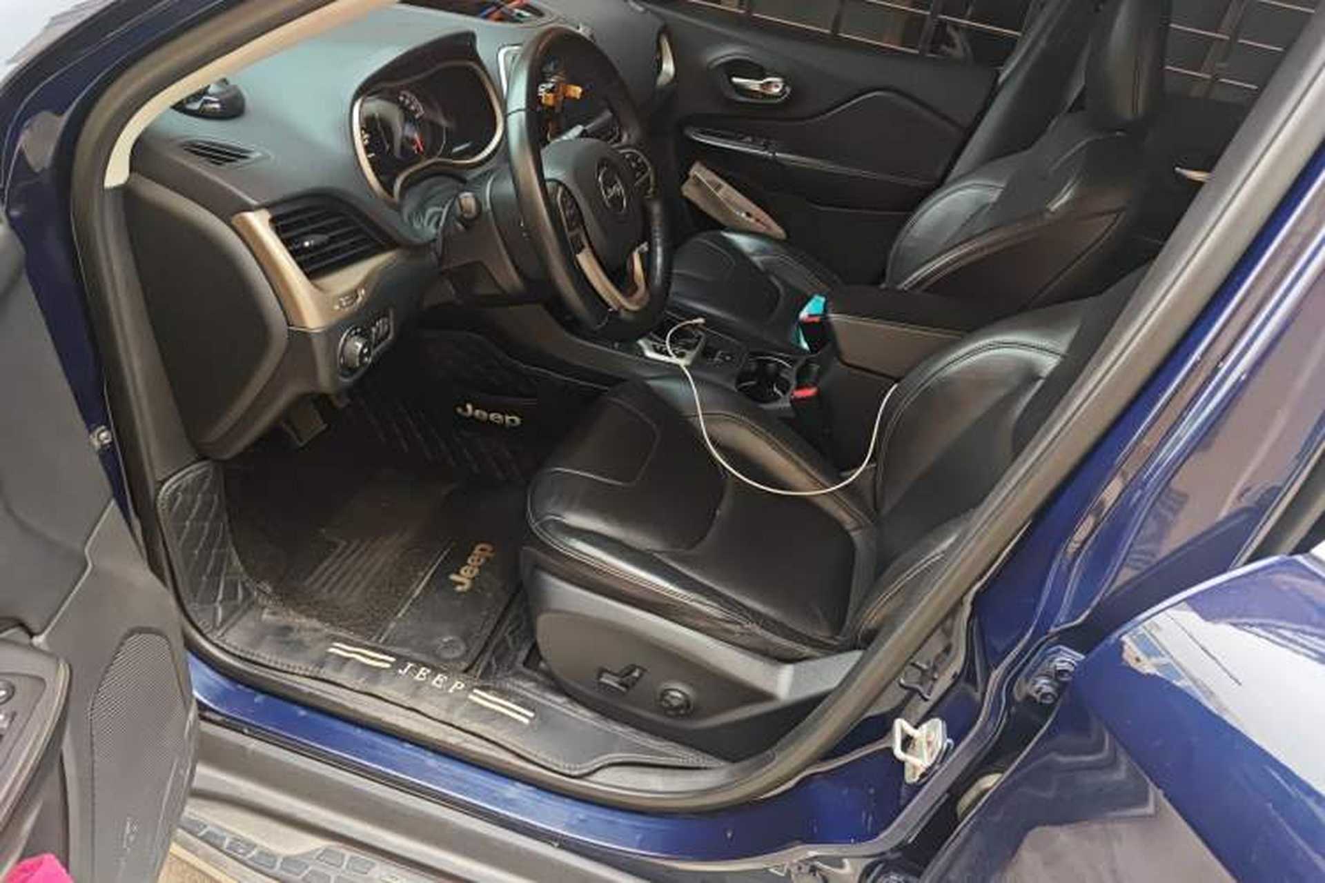 Used Jeep Cherokee 2016 2.4L Professional Edition Driver Seat