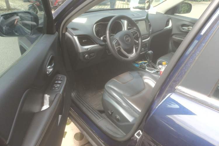 Used Jeep Cherokee 2016 2.4L Leading Smart Version Driver Seat