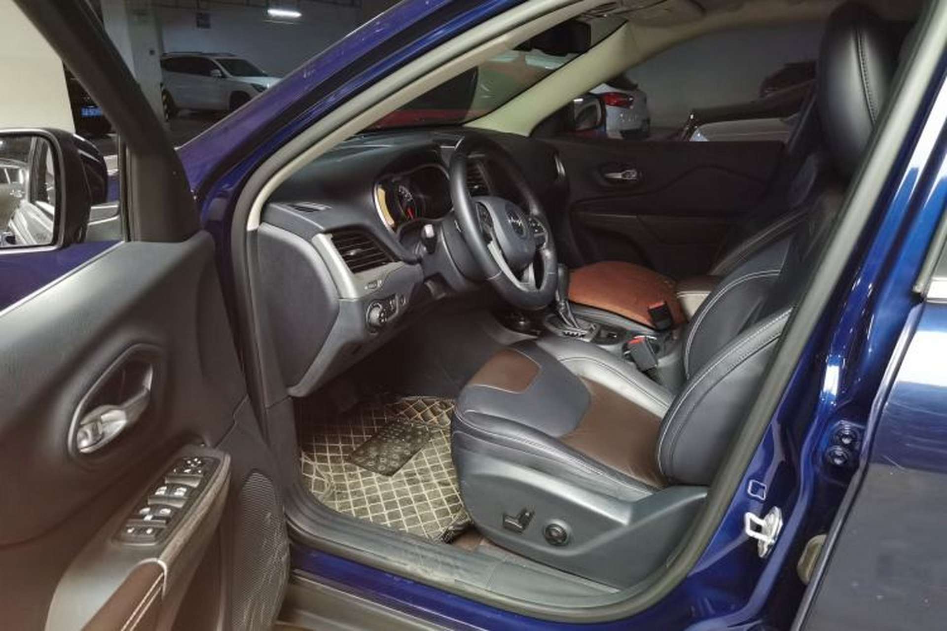 Used Jeep Cherokee 2016 2.4L Superior Edition Driver Seat