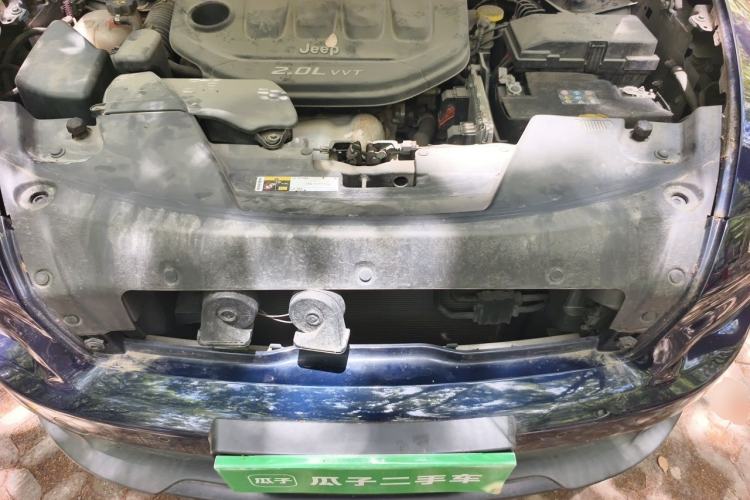 Used Jeep Cherokee 2016 2.0L Superior Edition Engine Bay