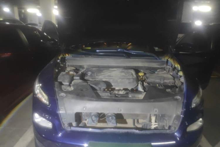 Used Jeep Cherokee 2016 2.4L Professional Smart Version Engine Bay