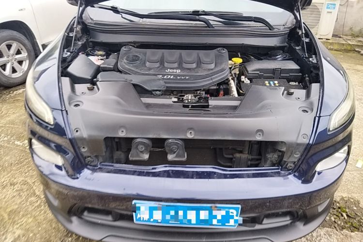 Used Jeep Cherokee 2016 2.0L Leading Edition Engine Bay