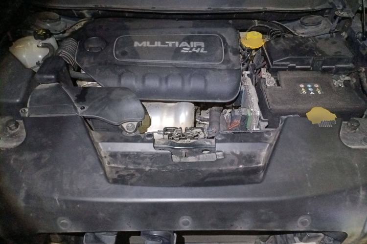 Used Jeep Cherokee 2016 2.4L Professional Edition Engine Bay