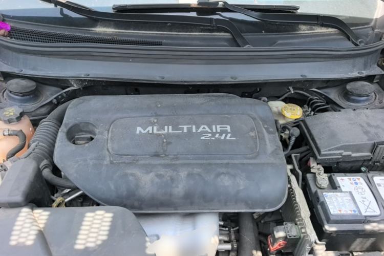 Used Jeep Cherokee 2016 2.4L Superior Edition Engine Bay