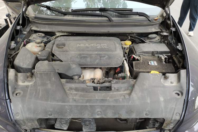 Used Jeep Cherokee 2016 2.4L Professional Edition Engine Bay