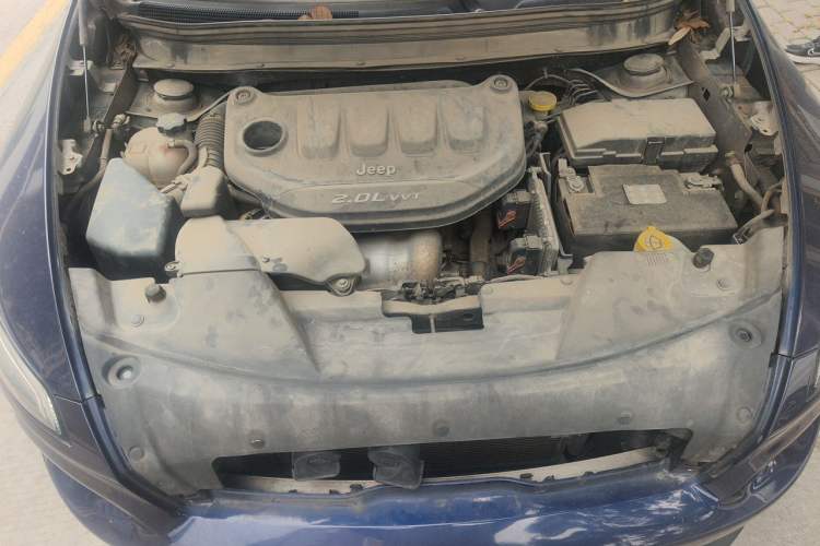Used Jeep Cherokee 2016 2.0L Superior Edition Engine Bay