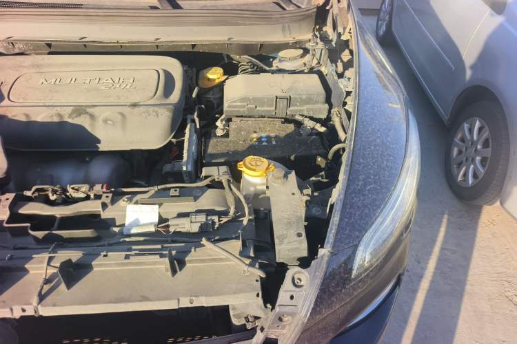 Used Jeep Cherokee 2016 2.4L Professional Smart Version Engine Bay Left