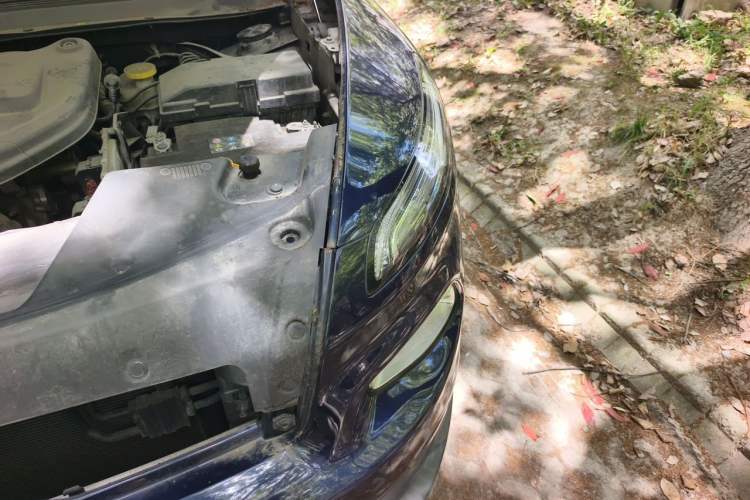 Used Jeep Cherokee 2016 2.0L Superior Edition Engine Bay Left
