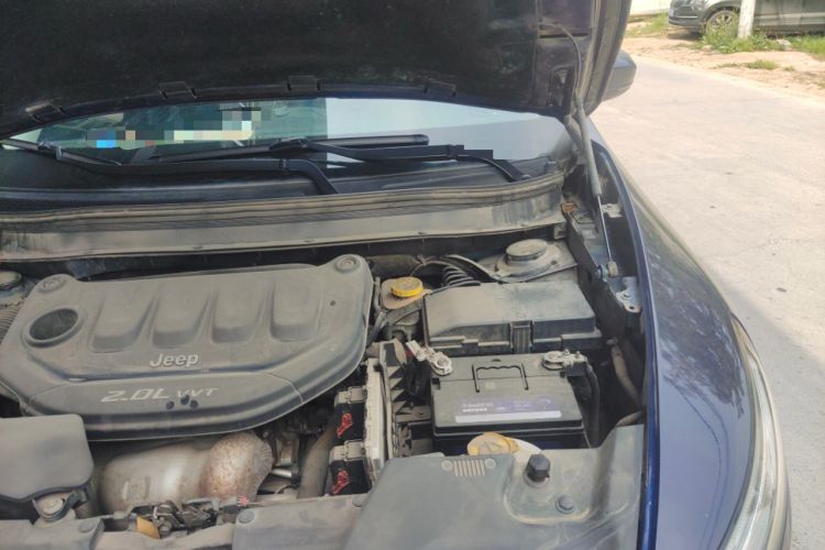 Used Jeep Cherokee 2016 2.0L Leading Edition Engine Bay Left