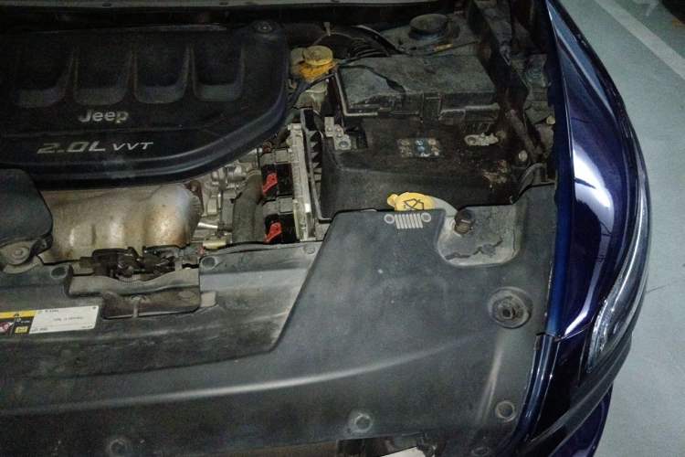 Used Jeep Cherokee 2016 2.0L Superior Edition Engine Bay Left