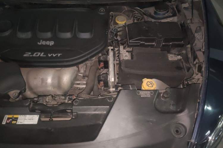 Used Jeep Cherokee 2016 2.0L Superior Edition Engine Bay Left