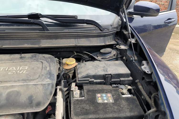 Used Jeep Cherokee 2016 2.4L Professional Edition Engine Bay Left