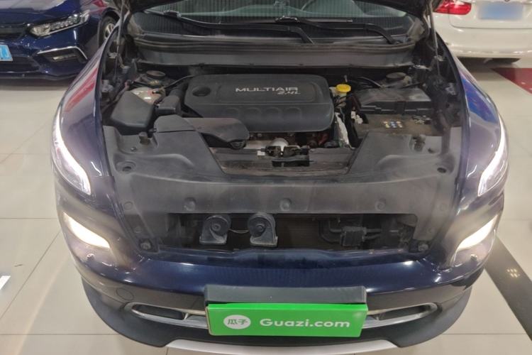 Used Jeep Cherokee 2016 2.4L Superior Edition Engine Bay