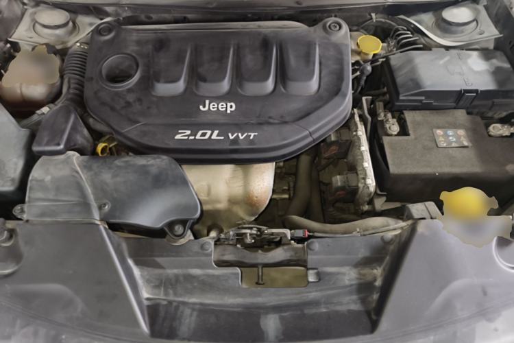 Used Jeep Cherokee 2016 2.0L Superior Edition Engine Bay