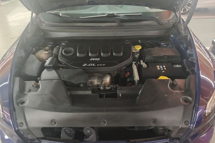 Used Jeep Cherokee 2016 2.0L Superior Edition Engine Bay