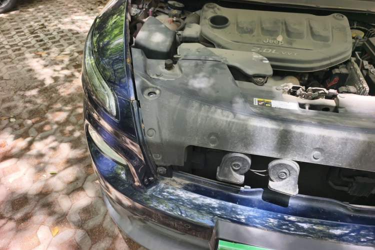 Used Jeep Cherokee 2016 2.0L Superior Edition Engine Bay Right