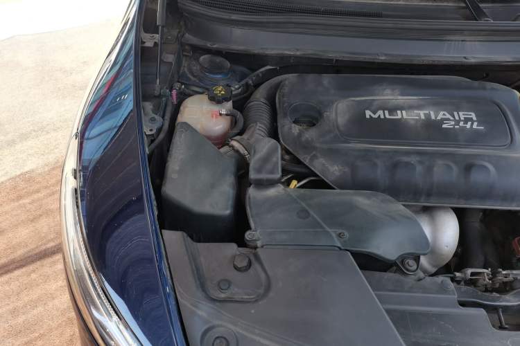 Used Jeep Cherokee 2016 2.4L Professional Smart Version Engine Bay Right