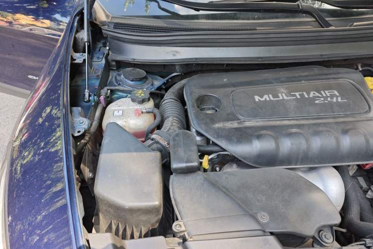 Used Jeep Cherokee 2016 2.4L Professional Smart Version Engine Bay Right