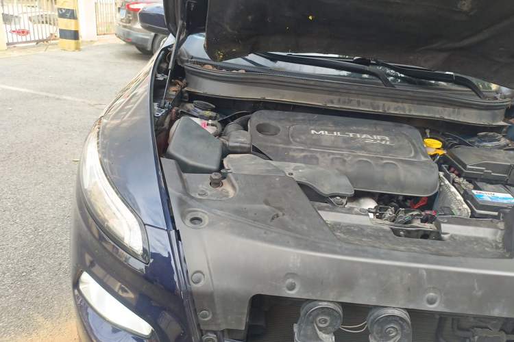 Used Jeep Cherokee 2016 2.4L Leading Edition Engine Bay Right