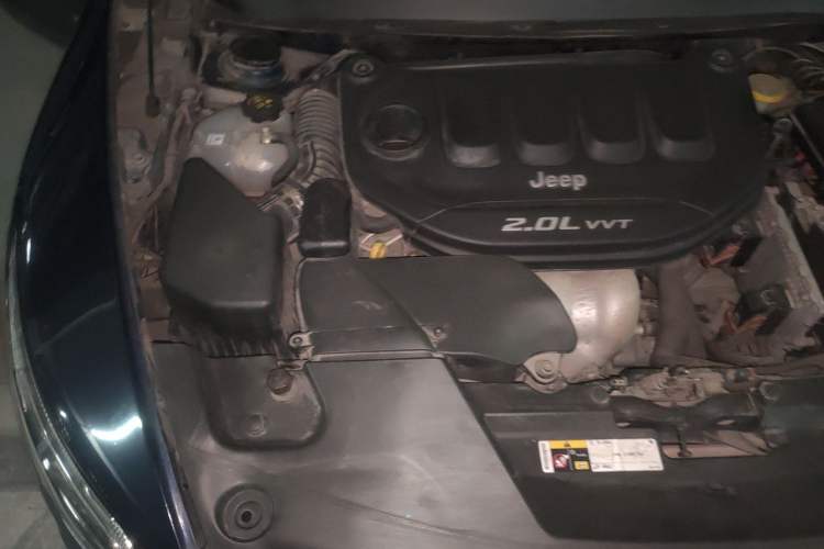 Used Jeep Cherokee 2016 2.0L Superior Edition Engine Bay Right