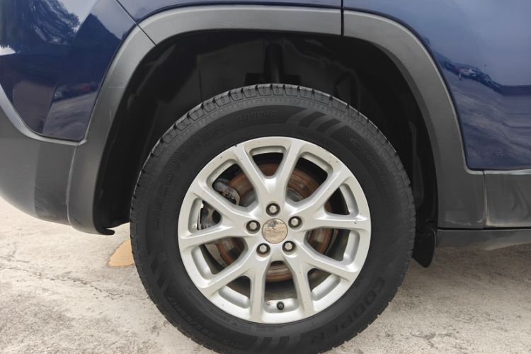 Used Jeep Cherokee 2016 2.4L Professional Smart Version Exterior 11