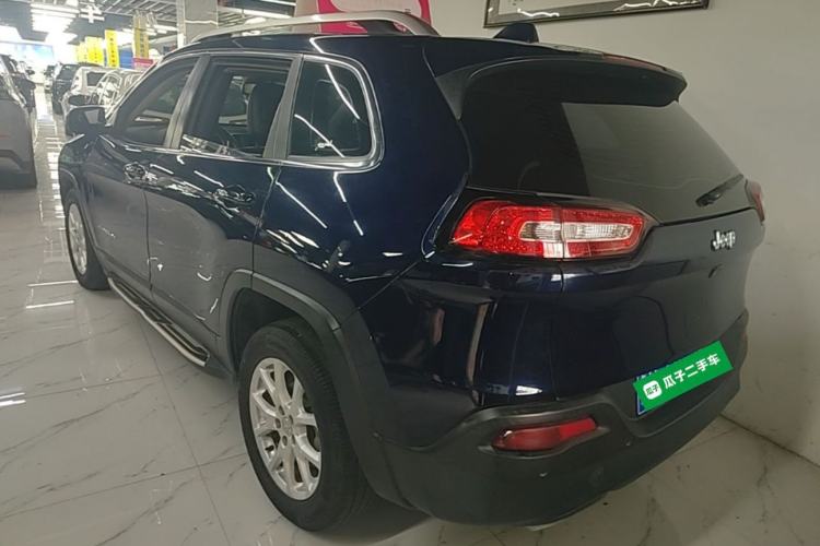 Used Jeep Cherokee 2016 2.4L Leading Smart Version Exterior 2
