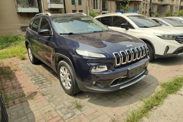 Used Jeep Cherokee 2016 2.4L Professional Smart Version Exterior 2